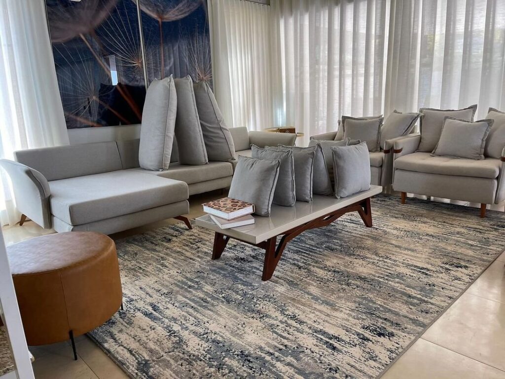 Ambiente-renovado-e-sofas-impecaveis-.jpg